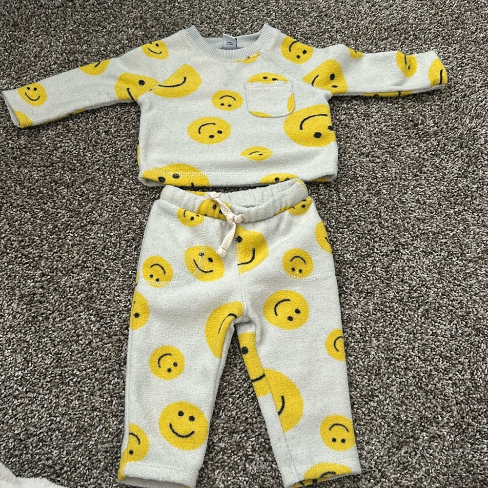 Smiley face matching sweatshirt and pants